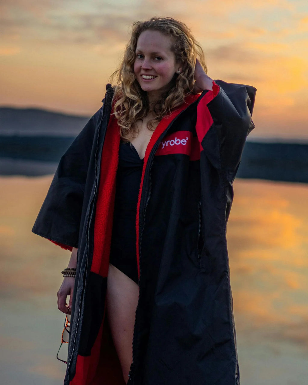 Black Red Short Sleeve Advance Changing Robe - REMIX